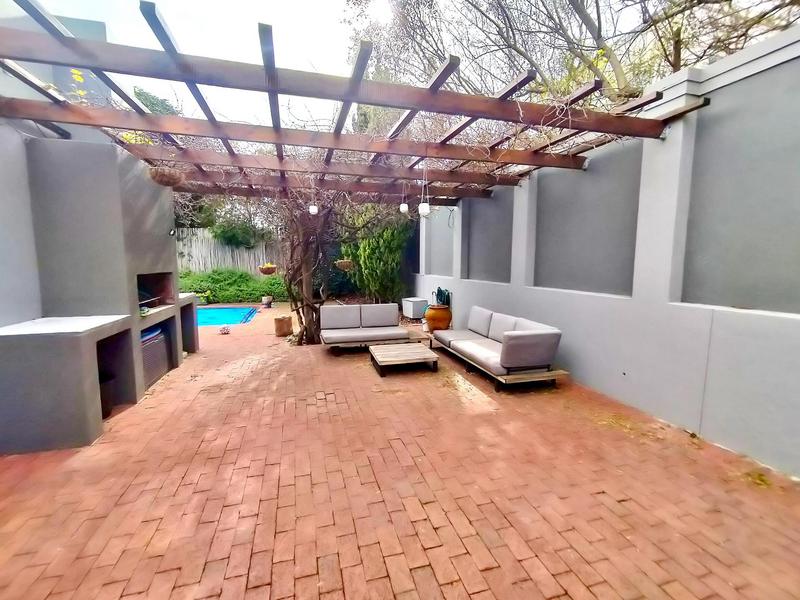 To Let 4 Bedroom Property for Rent in Hout Bay Western Cape